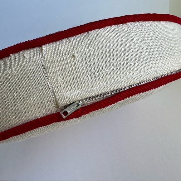 Vintage Embroidered Strawberry Round Throw Pillow Cream Handmade 60s Retro MCM - Picture 6 of 9